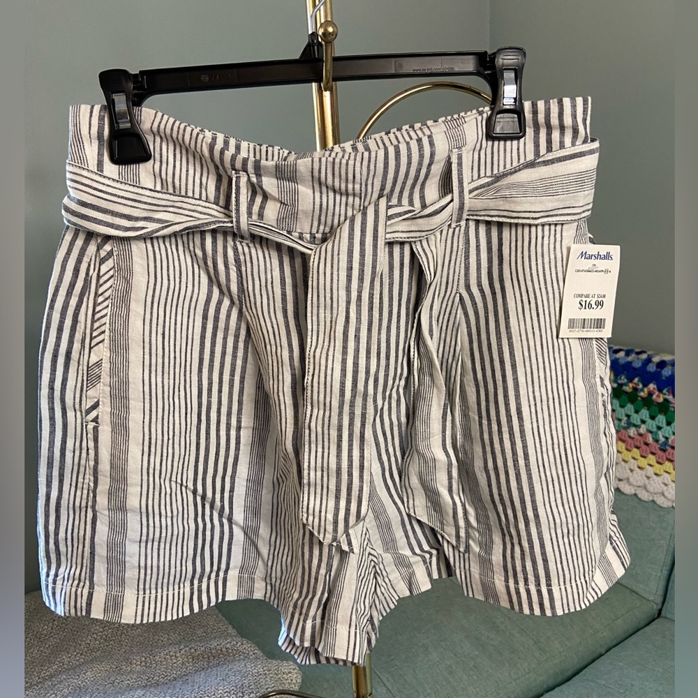 C&C California New W/ Tags Linen Blue & White Size 6 Medium Shorts High Waisted